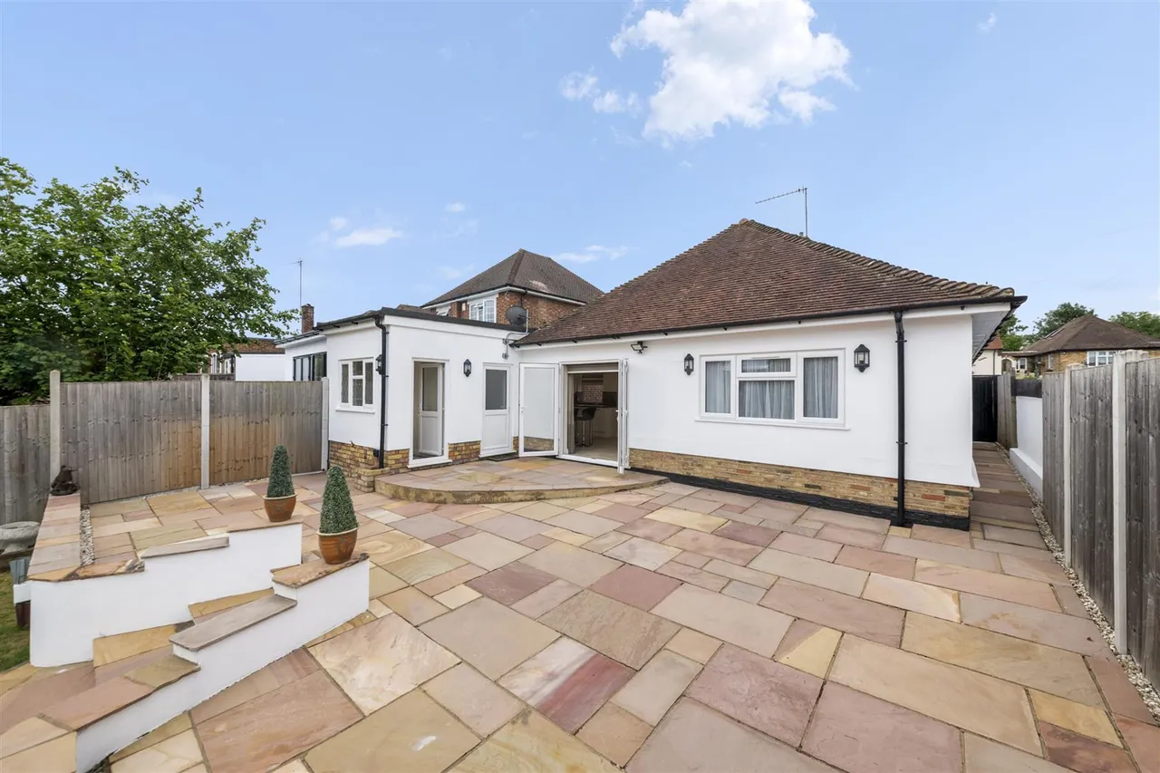 Dean Close, Uxbridge, photo 14