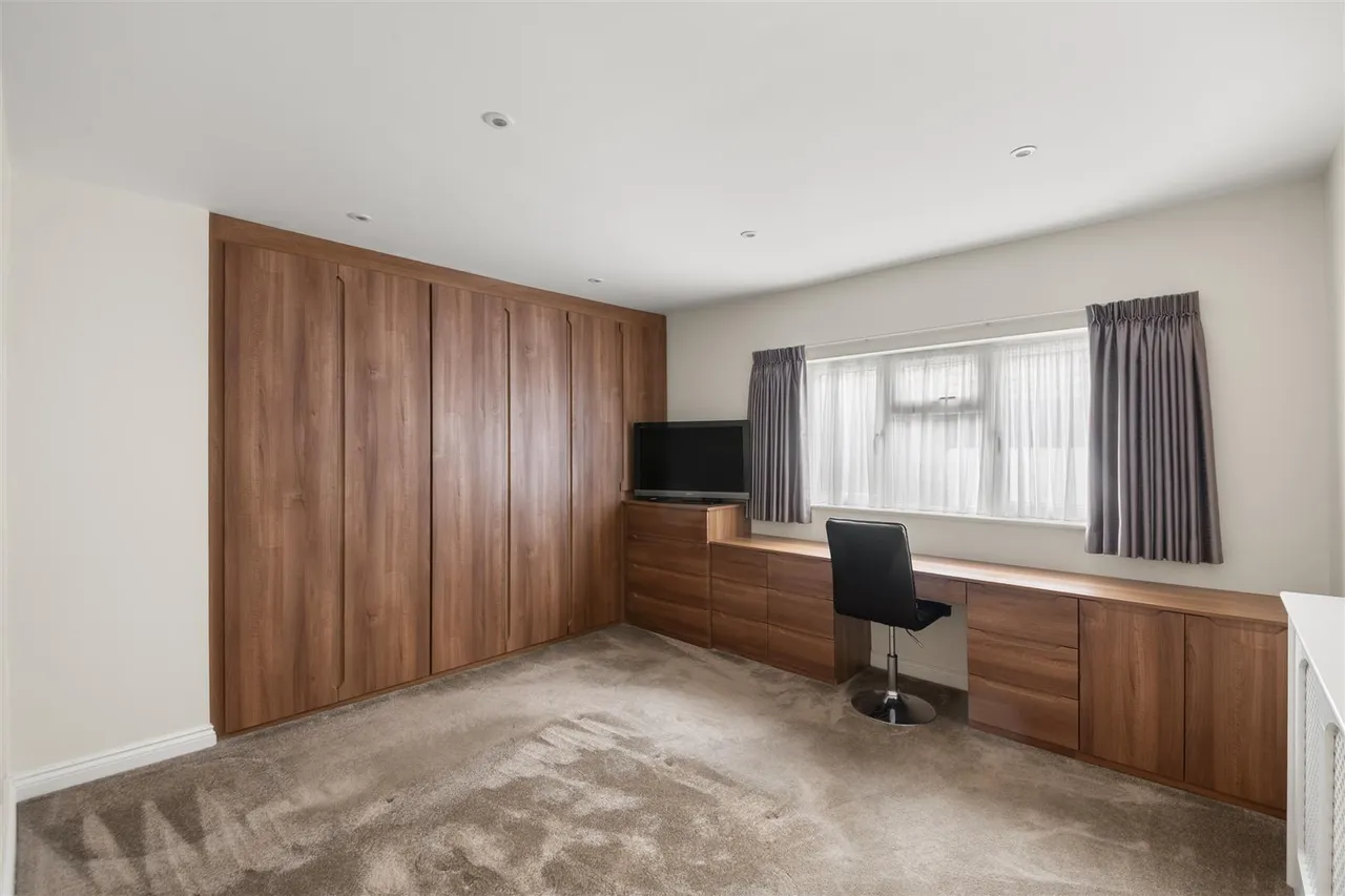 Dean Close, Uxbridge, photo 16