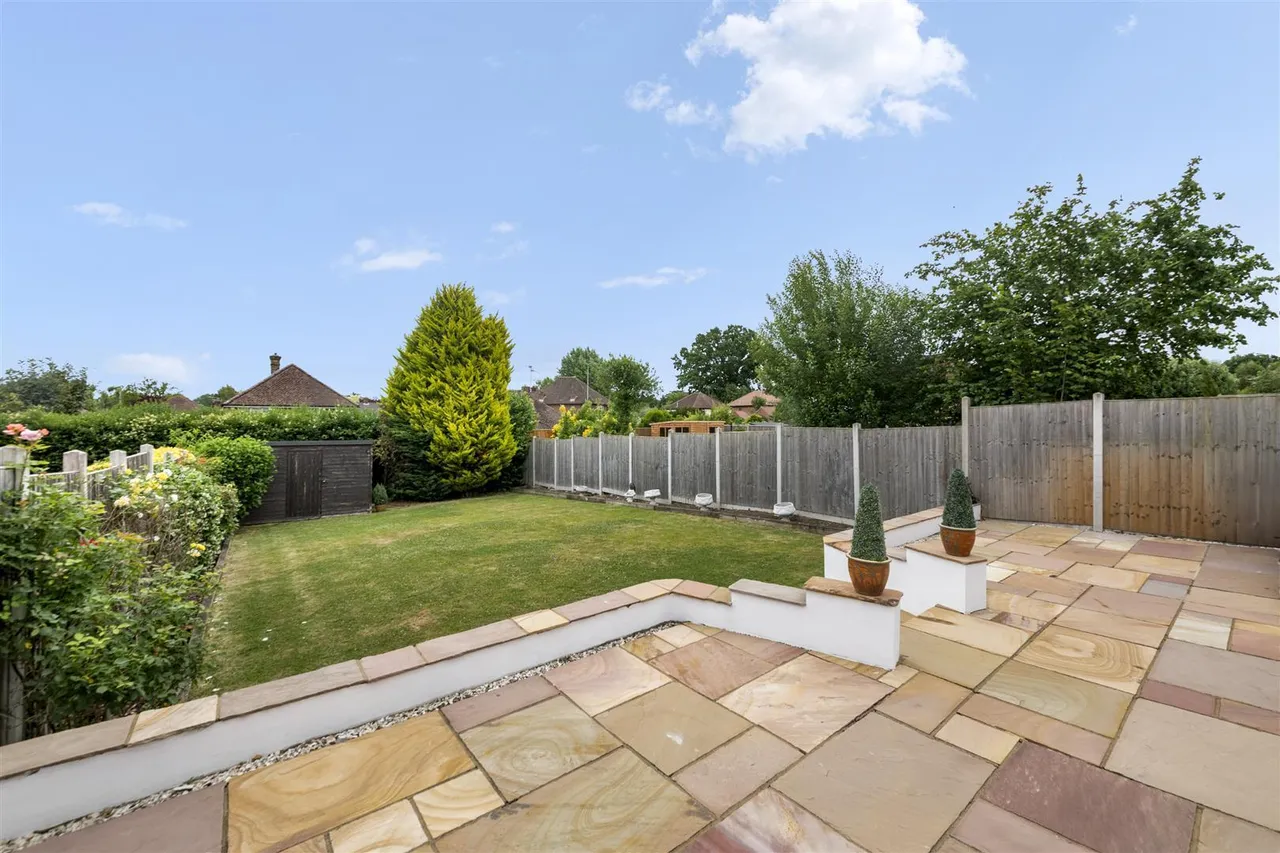 Dean Close, Uxbridge, photo 13