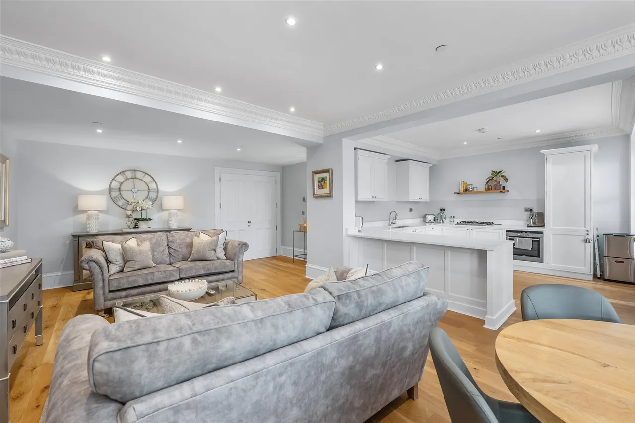 2/1 6 Bowmont Gardens, Dowanhill, G12 9LR, photo 4