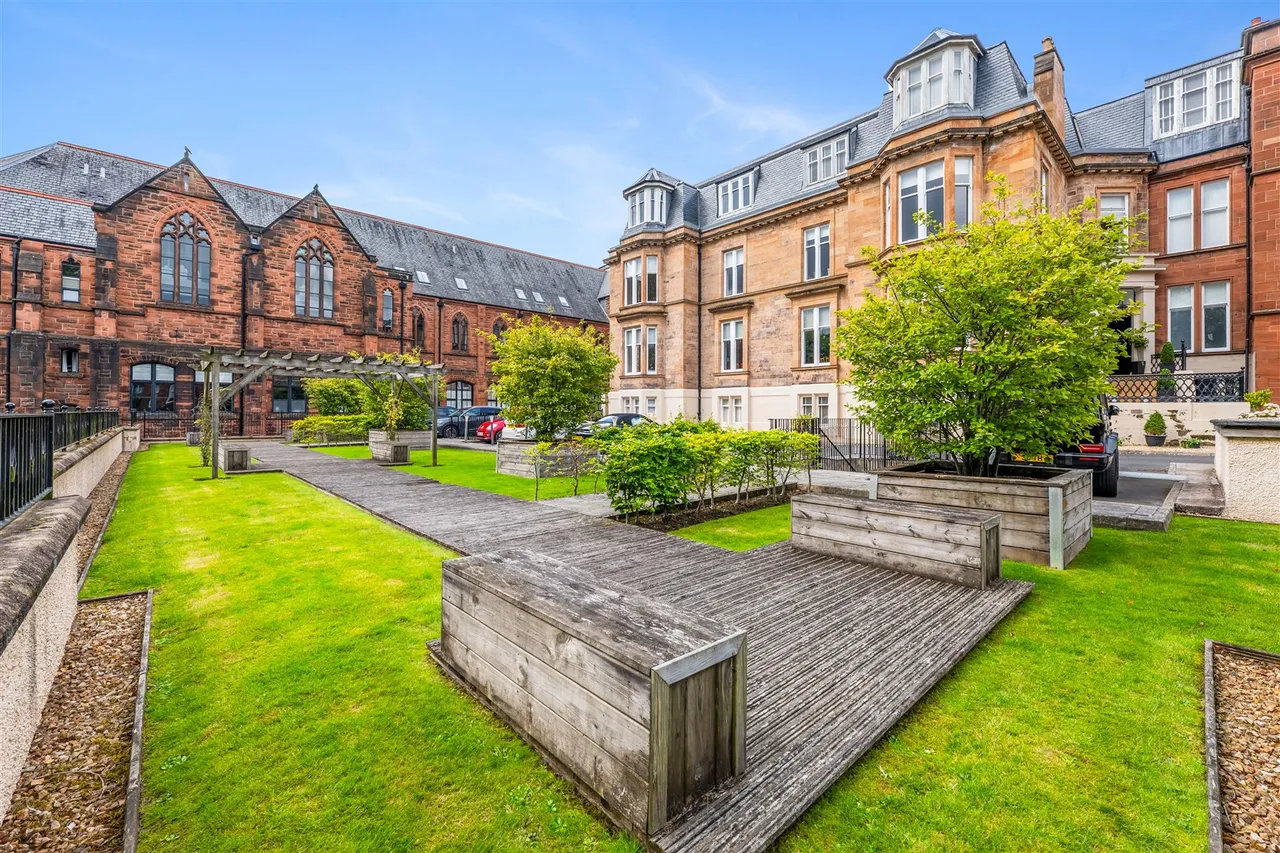2/1 6 Bowmont Gardens, Dowanhill, G12 9LR, photo 15