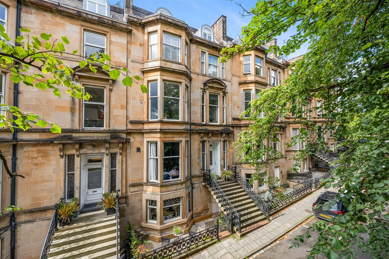 2 bed flat for sale — 2/1 6 Bowmont Gardens, Dowanhill, G12 9LR