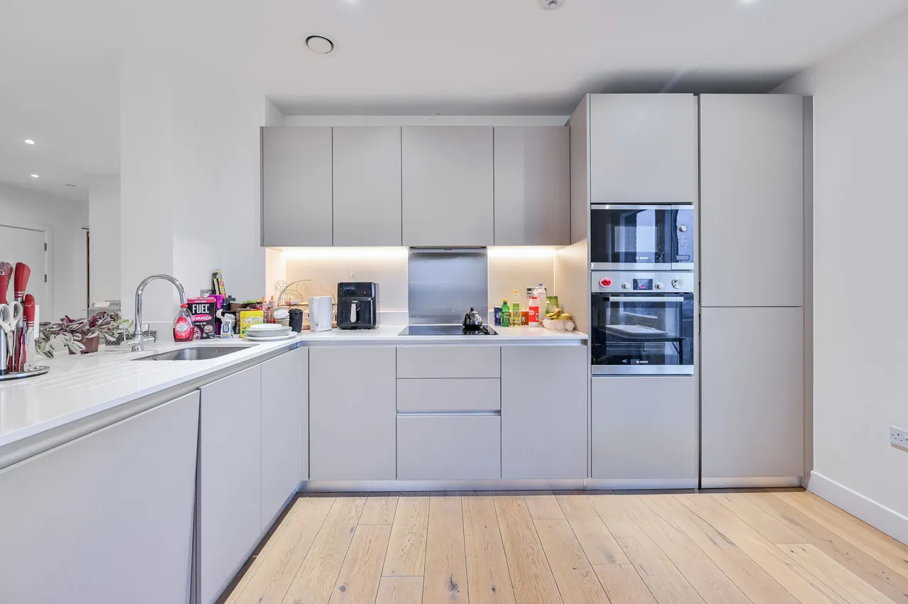 Apartment 31, Tyger House, 7 New Warren Lane, London, photo 6