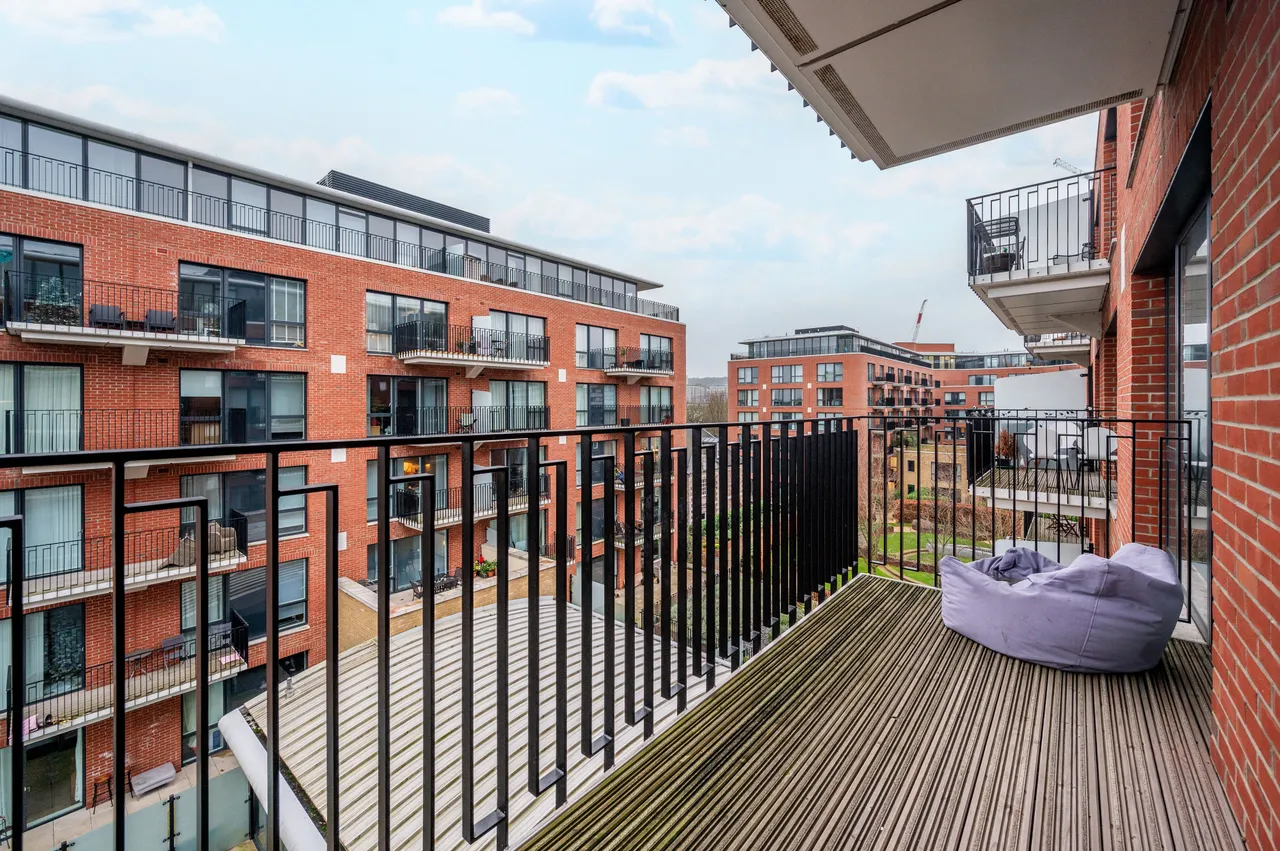 Apartment 31, Tyger House, 7 New Warren Lane, London, photo 5