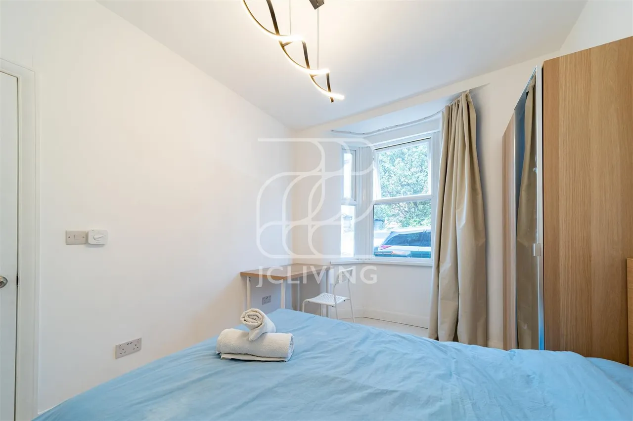Bryant Street, London, E15, photo 2