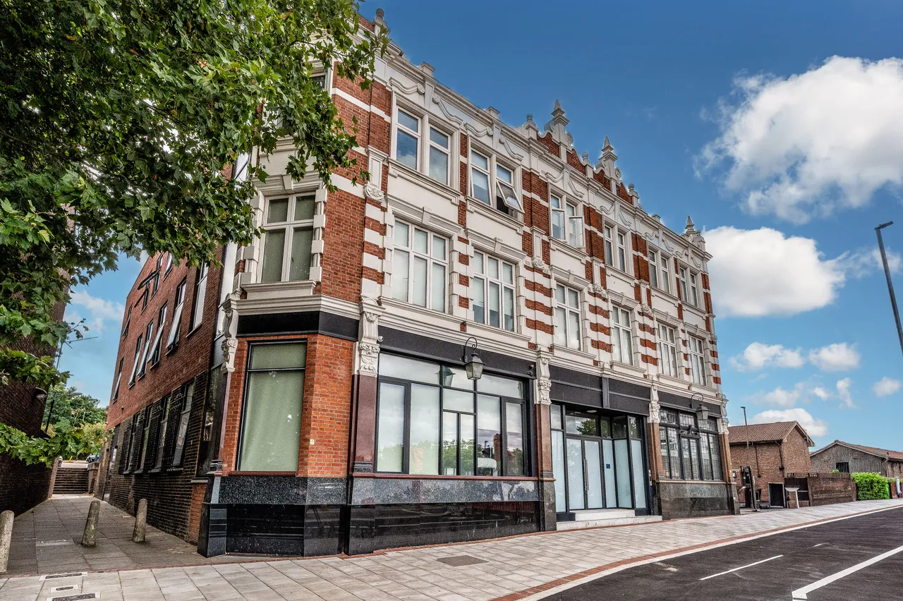 flat to rent — 101 The Antigallican, 428 Woolwich Road