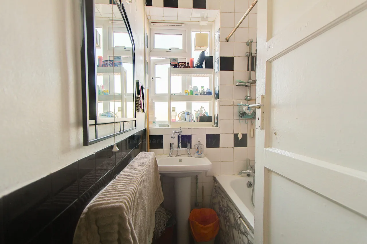 Tyneham Close, Battersea, SW11, photo 6