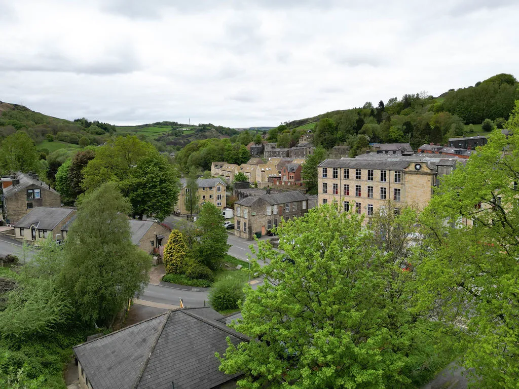 Winterbutlee Grove Todmorden, Todmorden OL14 7QU, photo 30