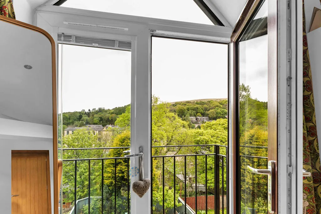 Winterbutlee Grove Todmorden, Todmorden OL14 7QU, photo 19