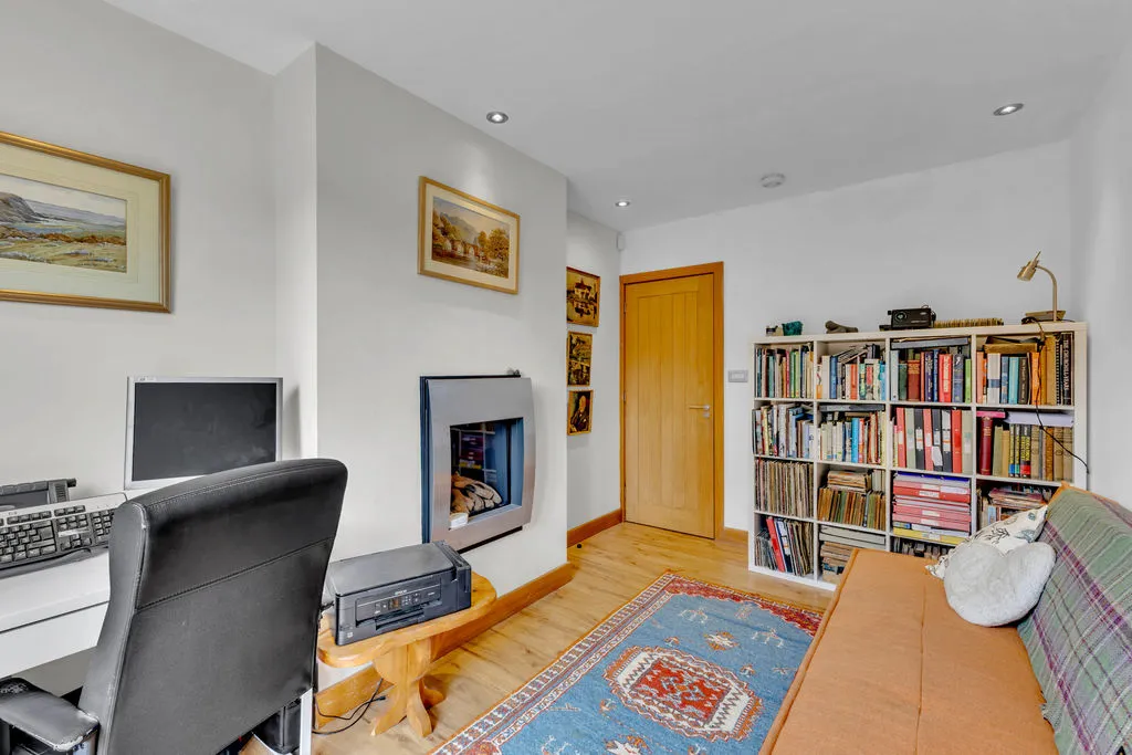 Winterbutlee Grove Todmorden, Todmorden OL14 7QU, photo 12