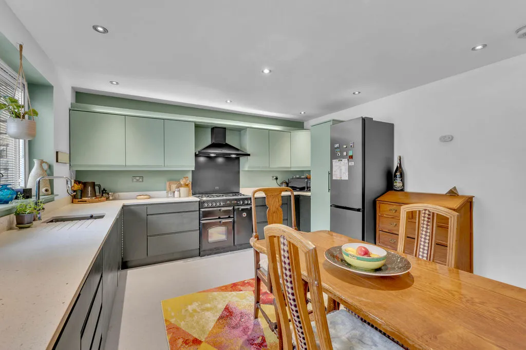 Winterbutlee Grove Todmorden, Todmorden OL14 7QU, photo 6