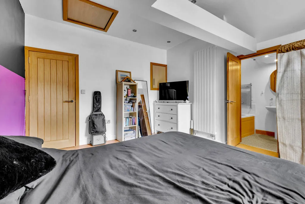 Winterbutlee Grove Todmorden, Todmorden OL14 7QU, photo 22