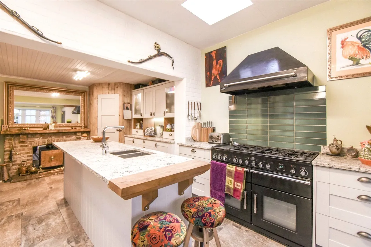Newnham Road, Newnham, Hook, Hampshire, RG27 9AE, photo 10
