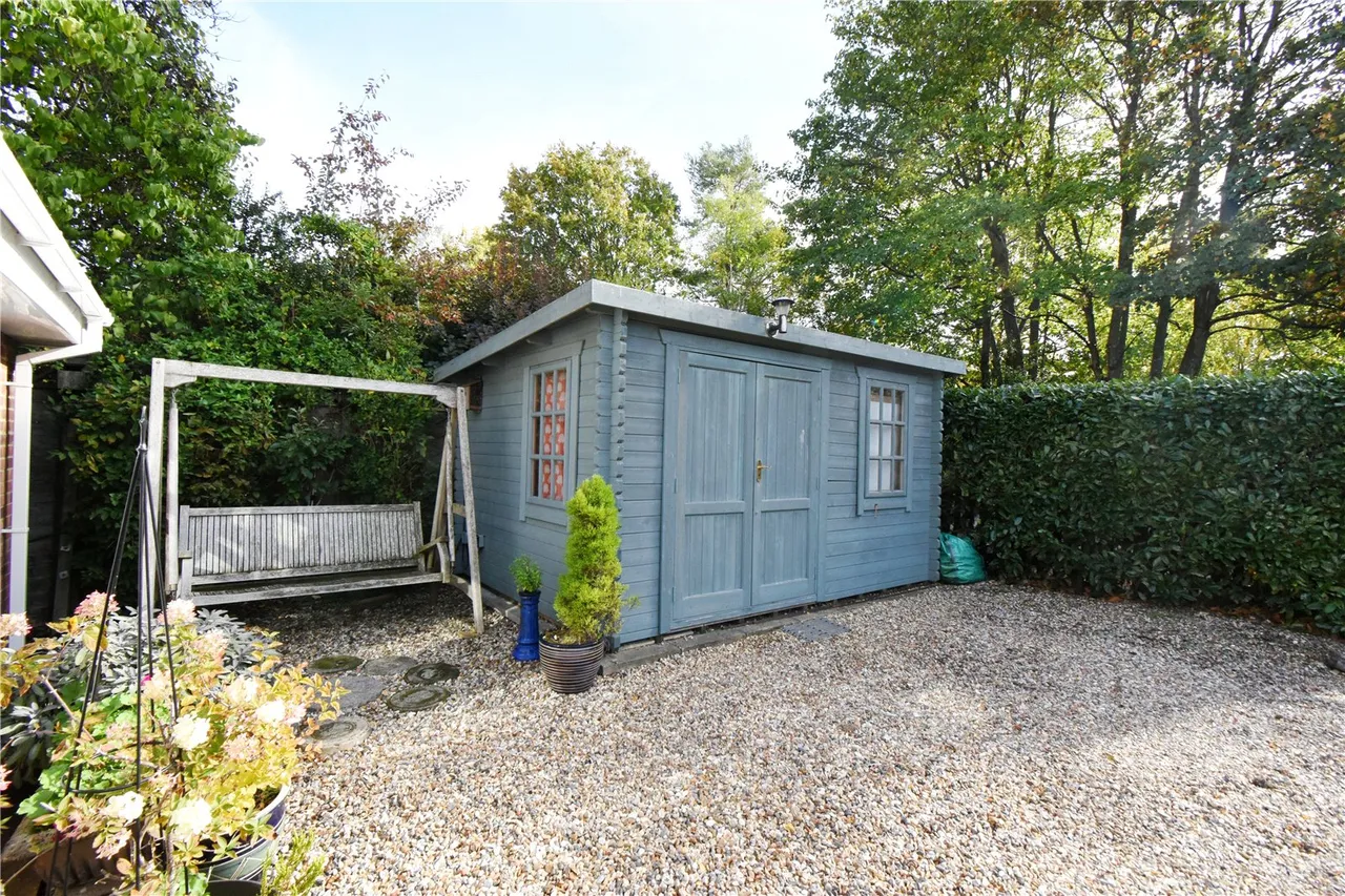 Newnham Road, Newnham, Hook, Hampshire, RG27 9AE, photo 21