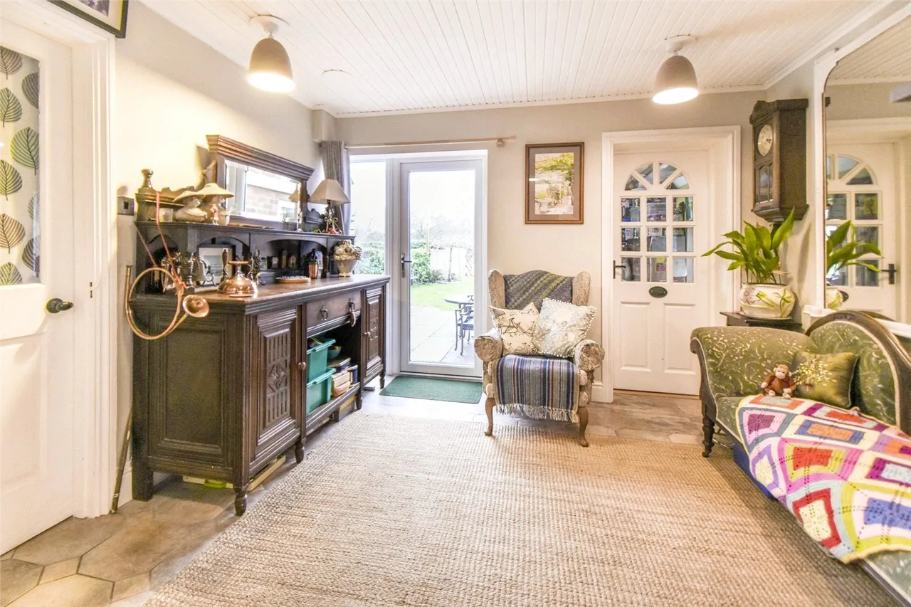 Newnham Road, Newnham, Hook, Hampshire, RG27 9AE, photo 9