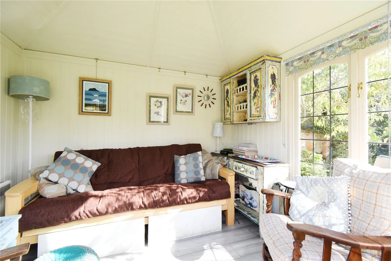 Newnham Road, Newnham, Hook, Hampshire, RG27 9AE, photo 17