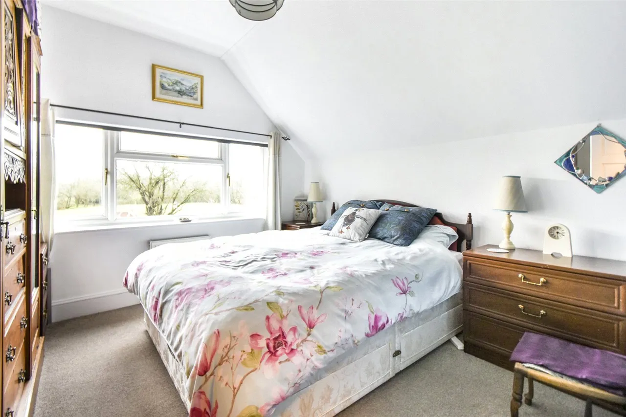 Newnham Road, Newnham, Hook, Hampshire, RG27 9AE, photo 15