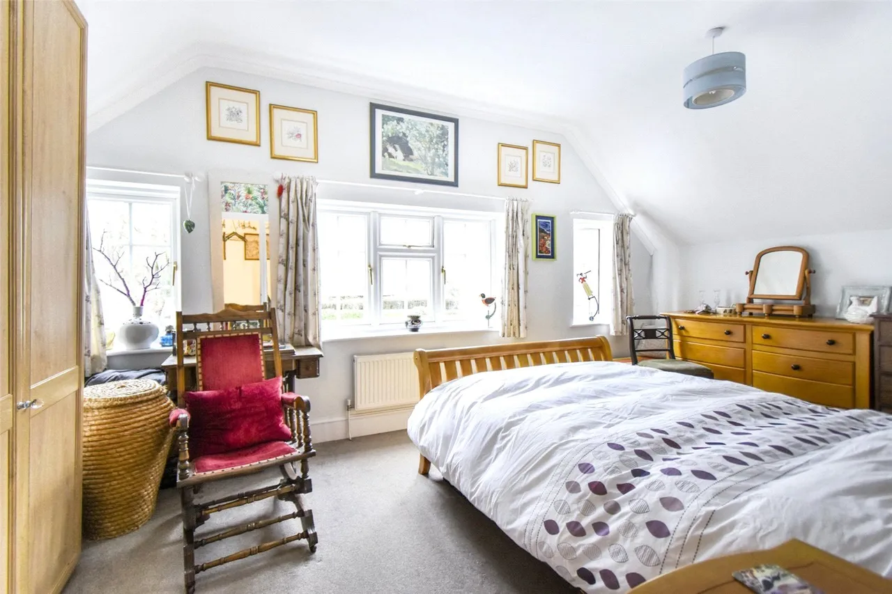 Newnham Road, Newnham, Hook, Hampshire, RG27 9AE, photo 7