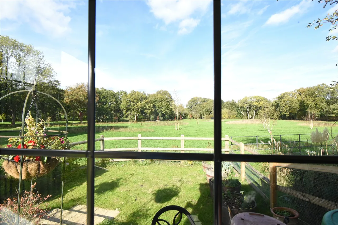 Newnham Road, Newnham, Hook, Hampshire, RG27 9AE, photo 18