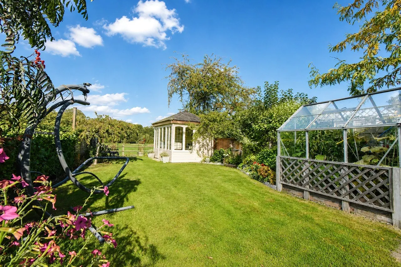 Newnham Road, Newnham, Hook, Hampshire, RG27 9AE, photo 20