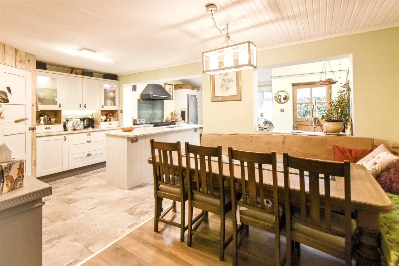 Newnham Road, Newnham, Hook, Hampshire, RG27 9AE, photo 12