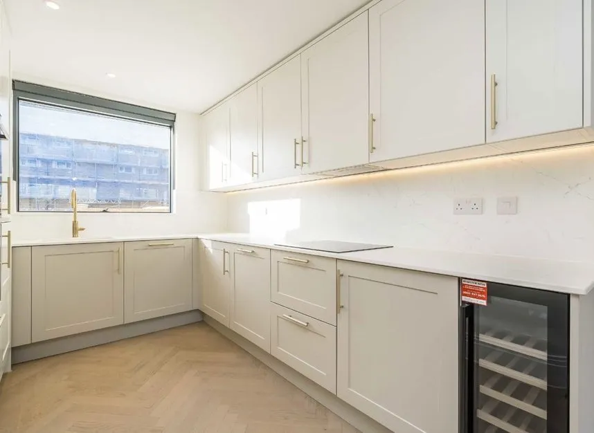 Bryanston Close, Norwood Green, UB2, photo 3