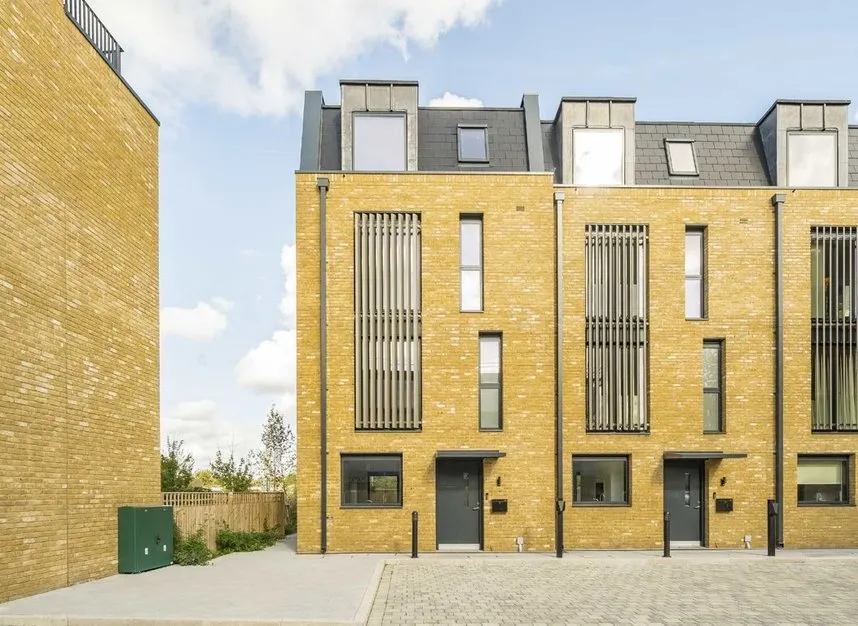 5 bed house to rent, Bryanston Close, Norwood Green, UB2
