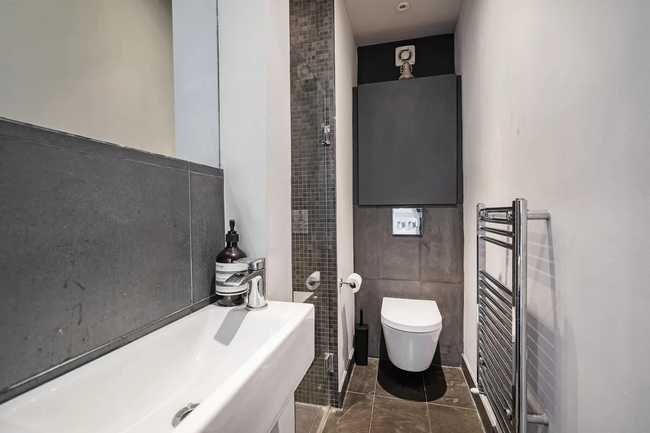 95b Powerscroft Road, London, photo 3