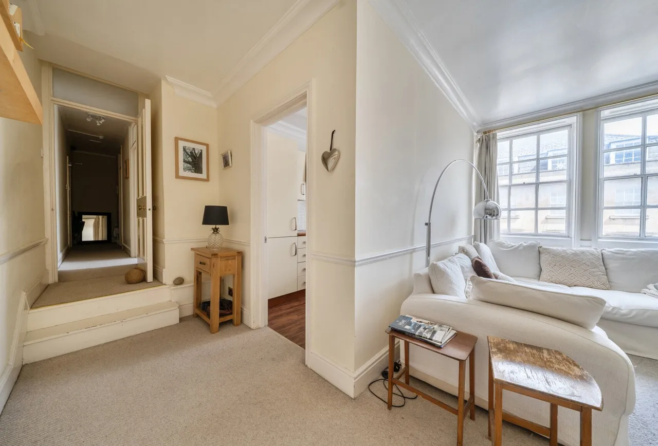 St. James's Parade, Bath, BA1 1UL, photo 2