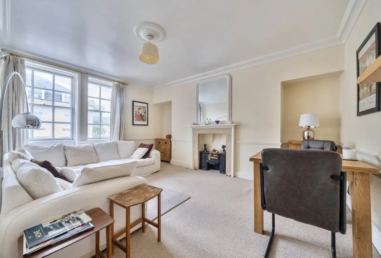 1 bed flat for sale — St. James's Parade, Bath, BA1 1UL