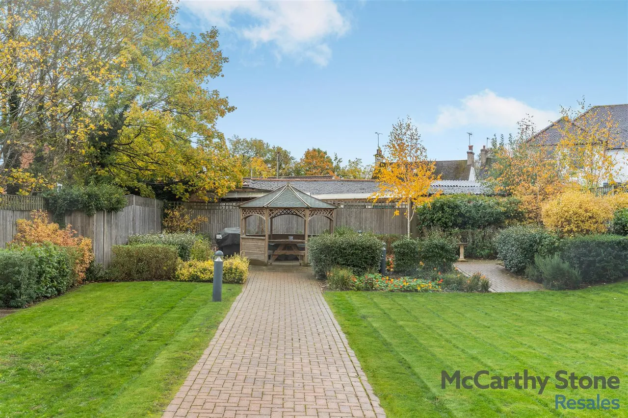 London Road, Knebworth, SG3, photo 18