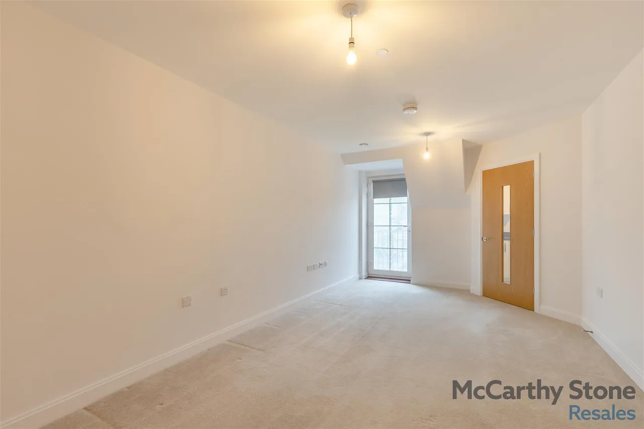 London Road, Knebworth, SG3, photo 3