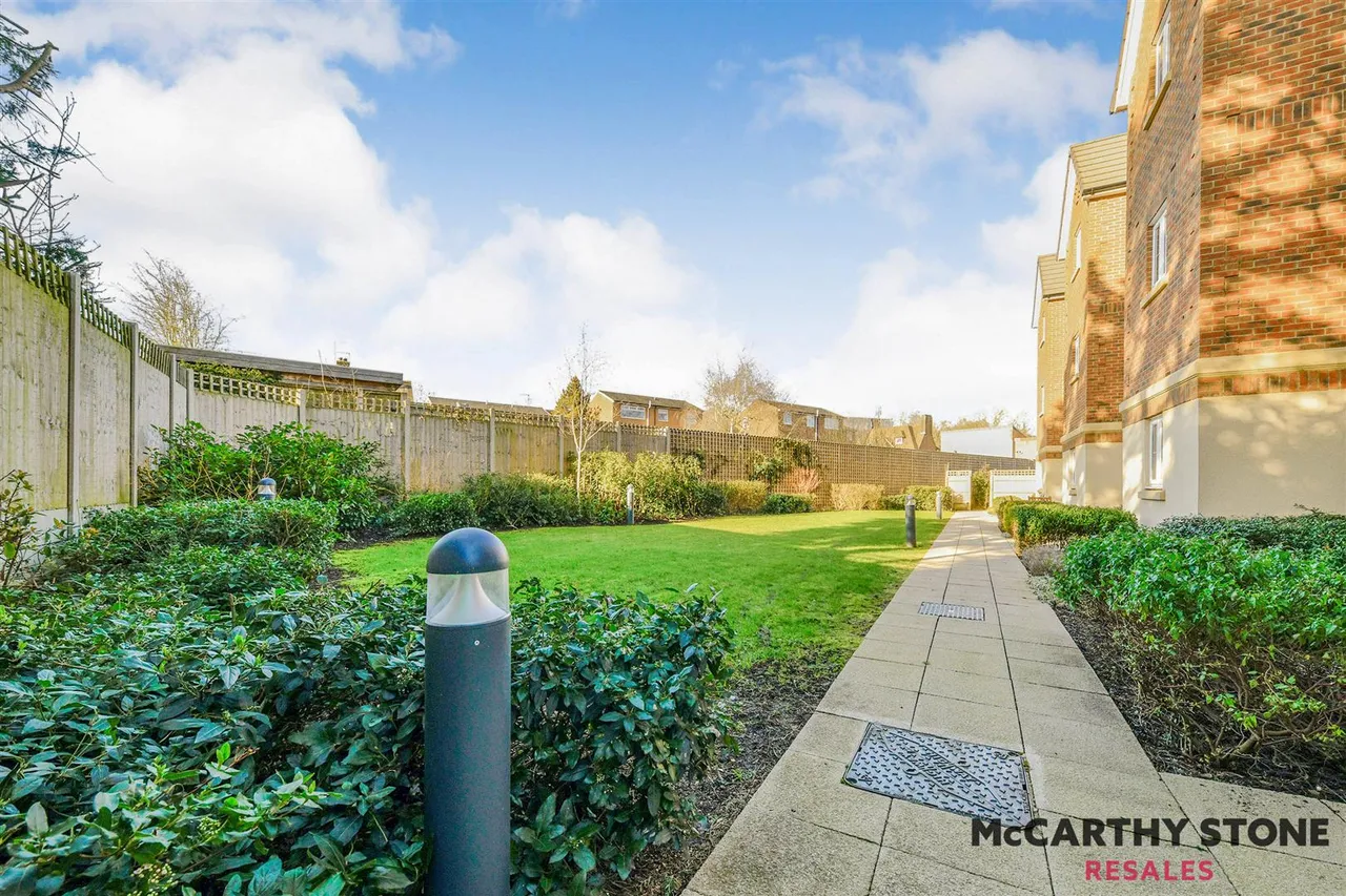 London Road, Knebworth, SG3, photo 15