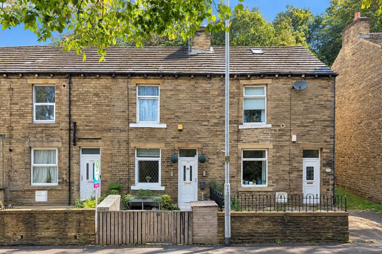 2 bed house for sale, Park Road, Elland, HX5
