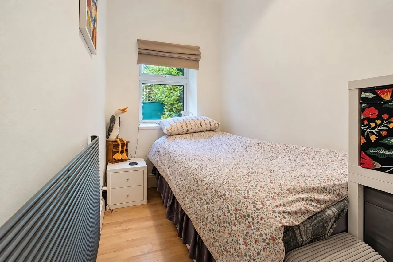 Park Road, Elland, HX5, photo 13