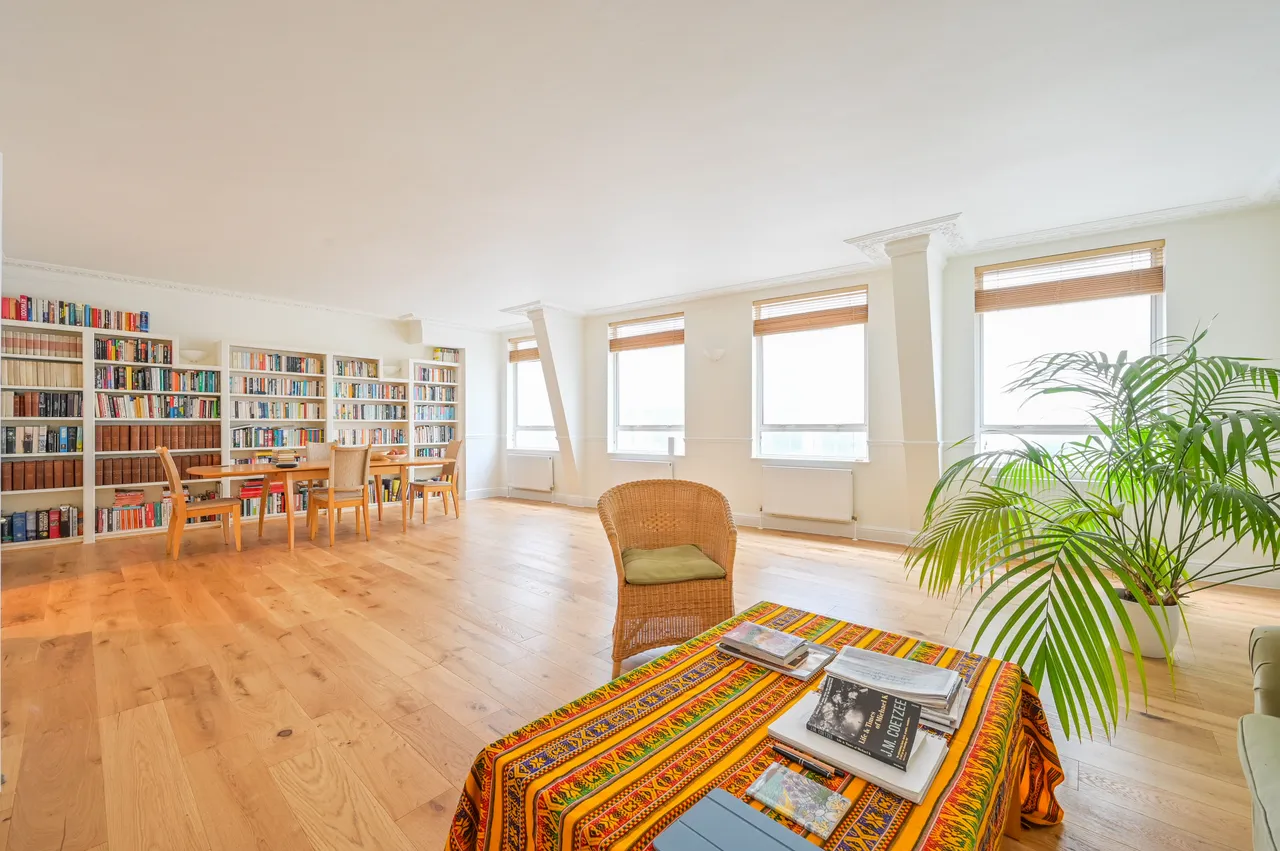 Flat 3, 39 Crutched Friars, London, photo 9