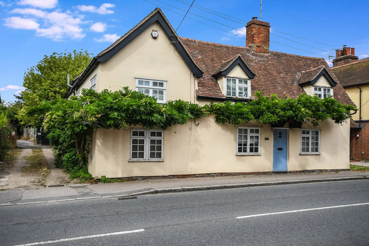 5 bed house for sale — The Old Bakehouse, 315 Main Road, Broomfield, Chelmsford, Essex, CM1 7AX
