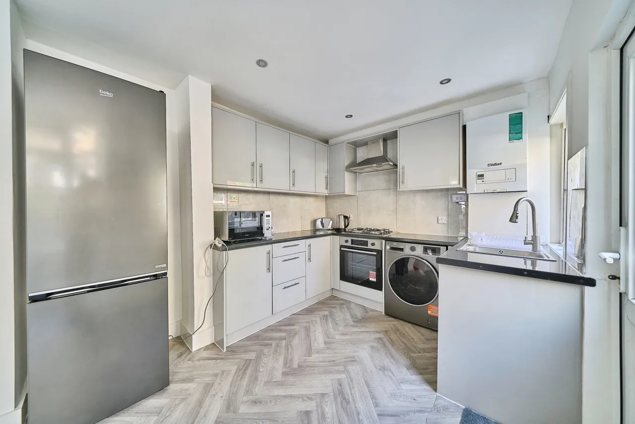 5 bed house for sale — Selsdon Road, Plaistow, London, E13