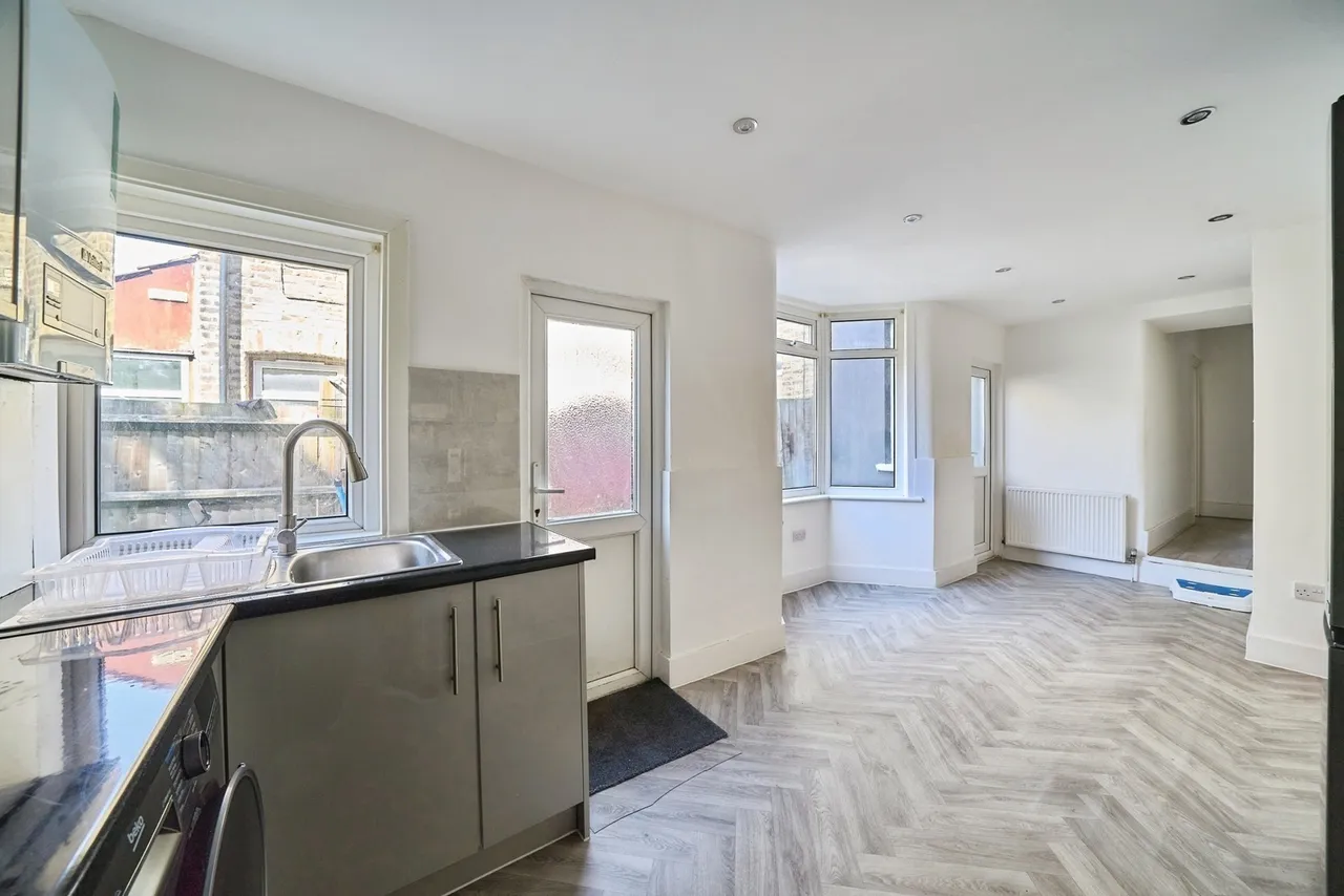 Selsdon Road, Plaistow, London, E13, photo 2