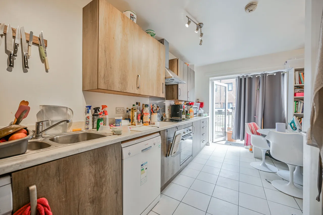 9 Beaumans Drive, London, photo 3