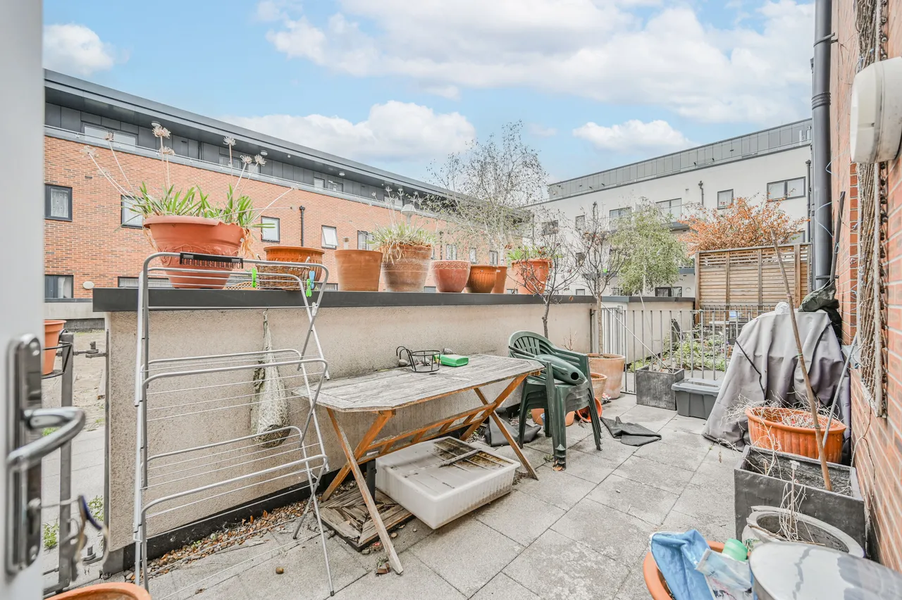 9 Beaumans Drive, London, photo 12
