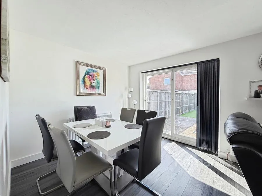 Woburn Avenue, Farnborough, GU14, photo 5