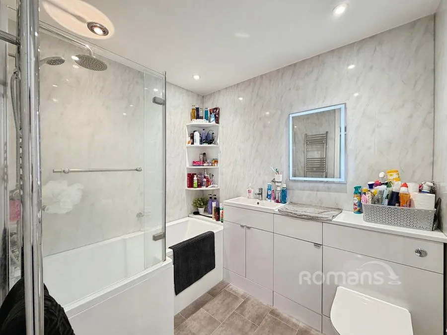 Woburn Avenue, Farnborough, GU14, photo 12