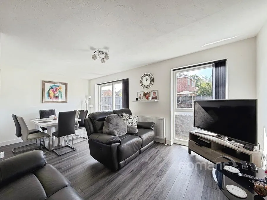 Woburn Avenue, Farnborough, GU14, photo 4