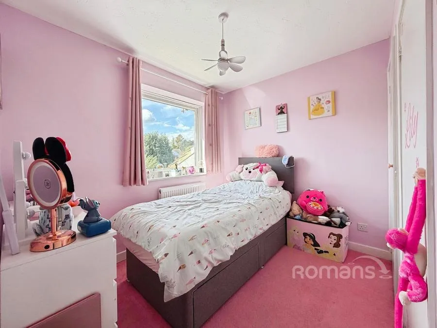 Woburn Avenue, Farnborough, GU14, photo 11