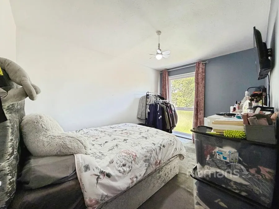 Woburn Avenue, Farnborough, GU14, photo 8