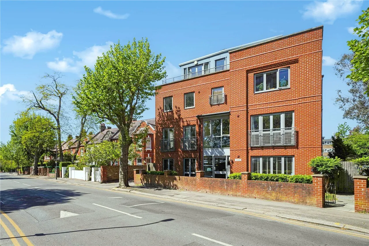 Mapesbury Road, Willesden Green, London, NW2, photo 4
