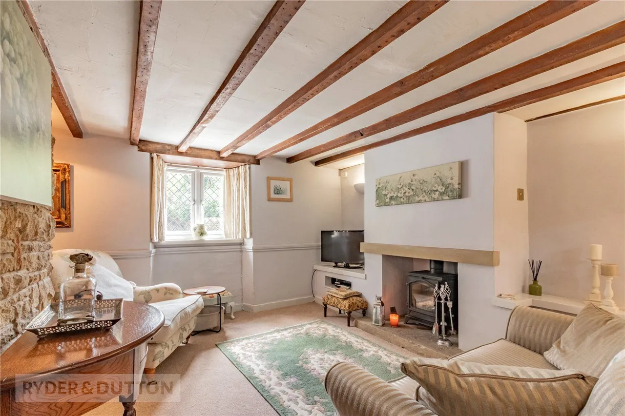 3 bed house for sale, Padfield Main Road, Padfield, SK13