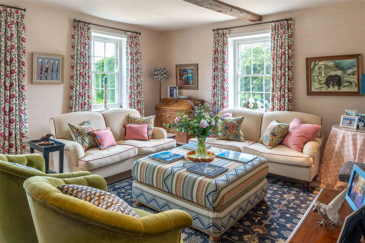 Lovington Lane, Avington, Winchester, Hampshire, SO21 1DA, photo 6