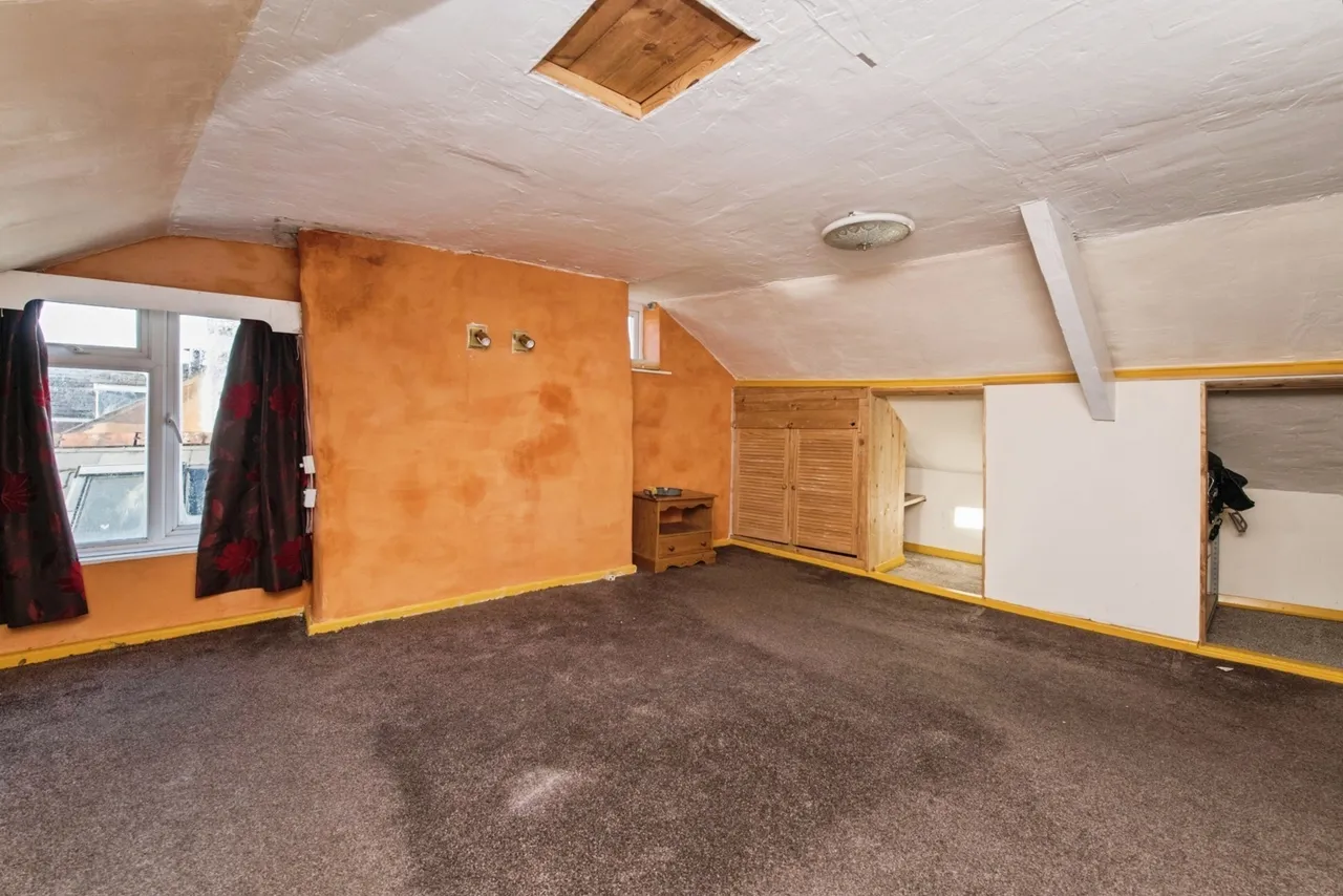 High Street, Honiton, EX14, photo 16